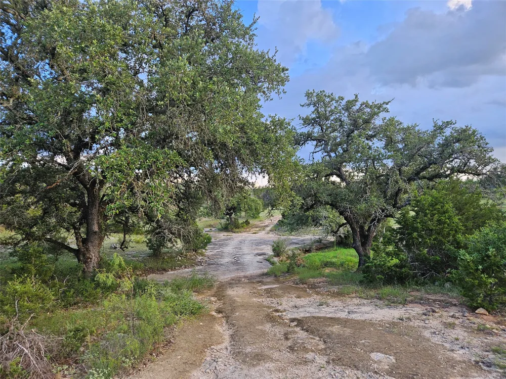 9939 County Road 404 Spicewood, TX 78669