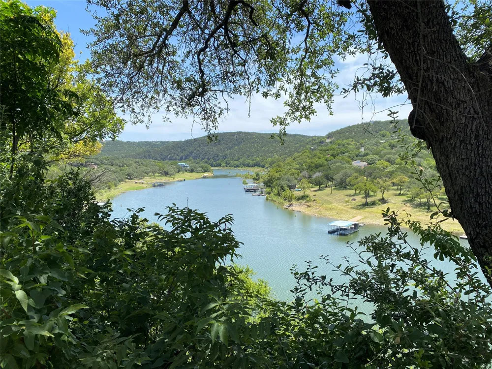11119 Lakeside Drive Jonestown, TX 78645