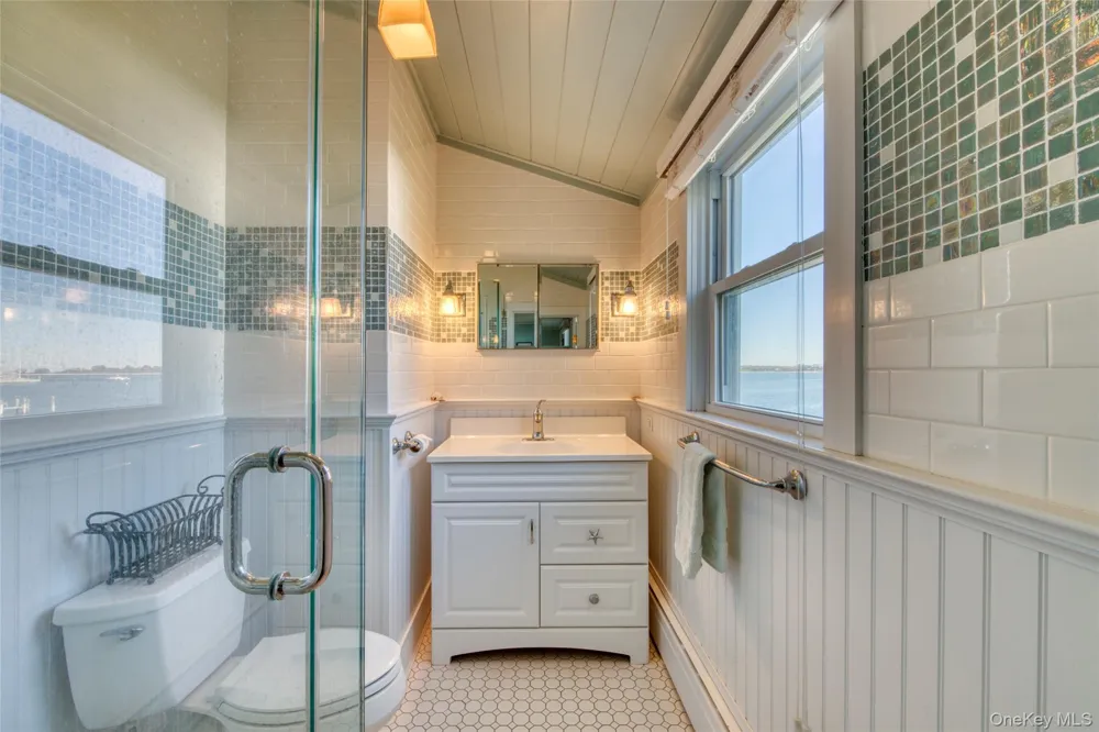 152 King Street Orient, NY 11957