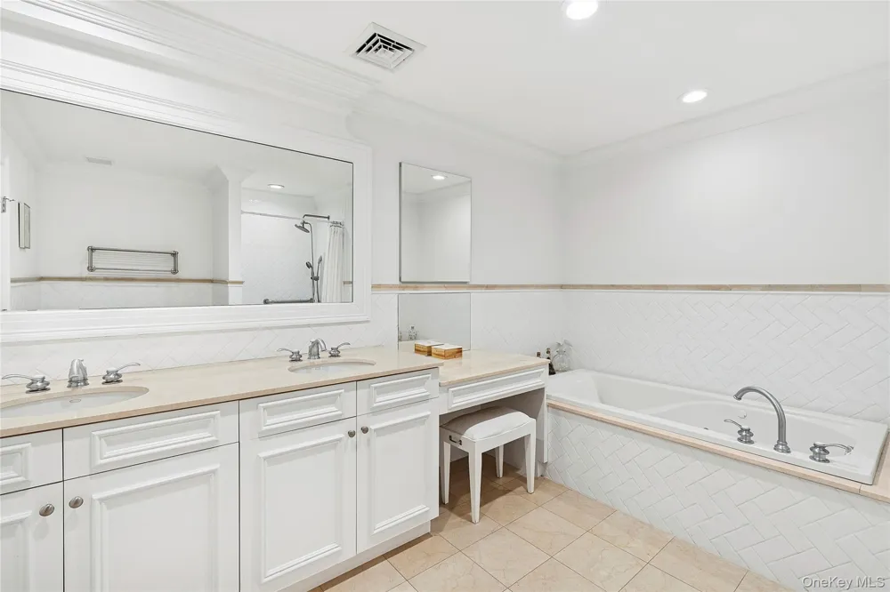 122 Beach Road Westhampton Beach, NY 11978