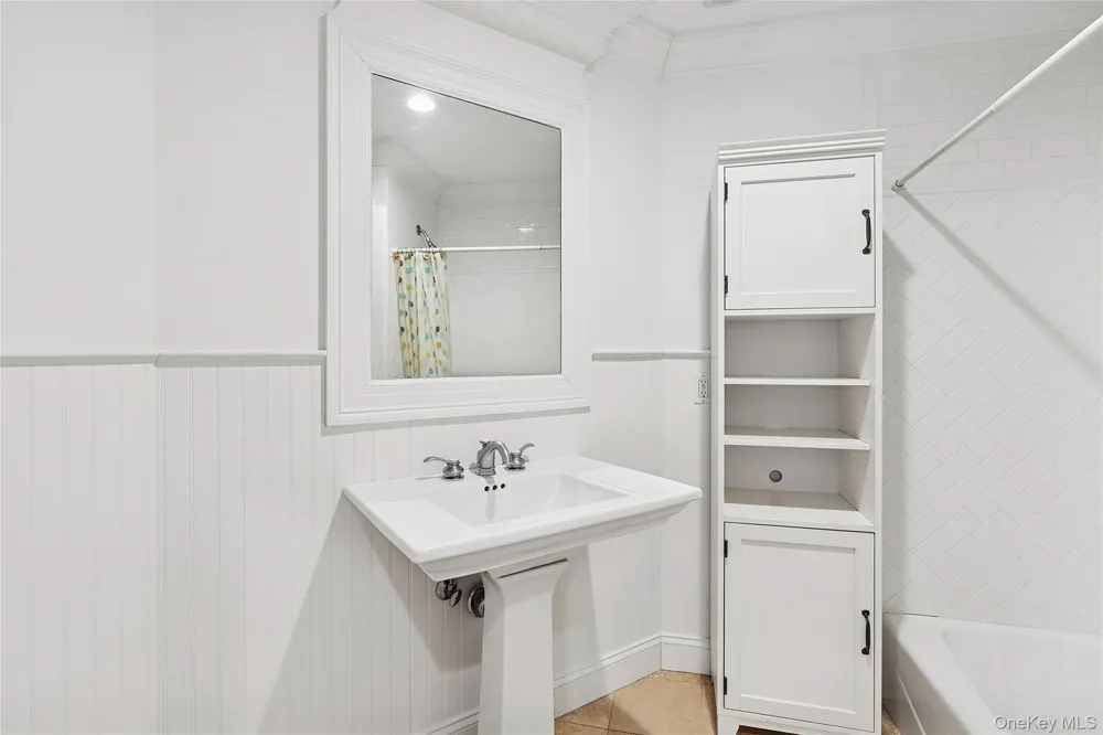122 Beach Road Westhampton Beach, NY 11978