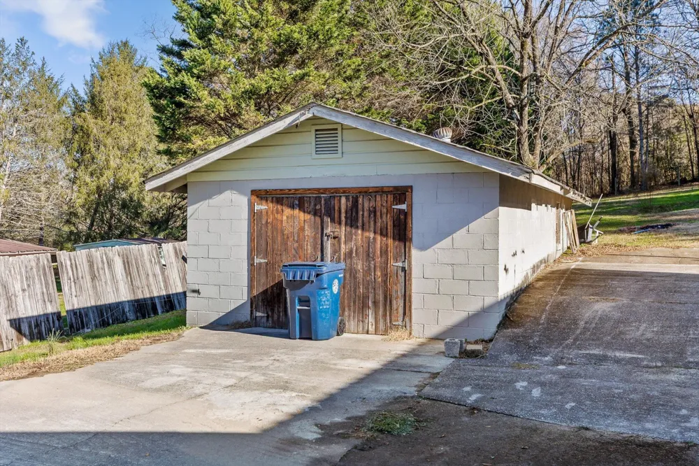 210 Wheeler Avenue Chickamauga, GA 30707