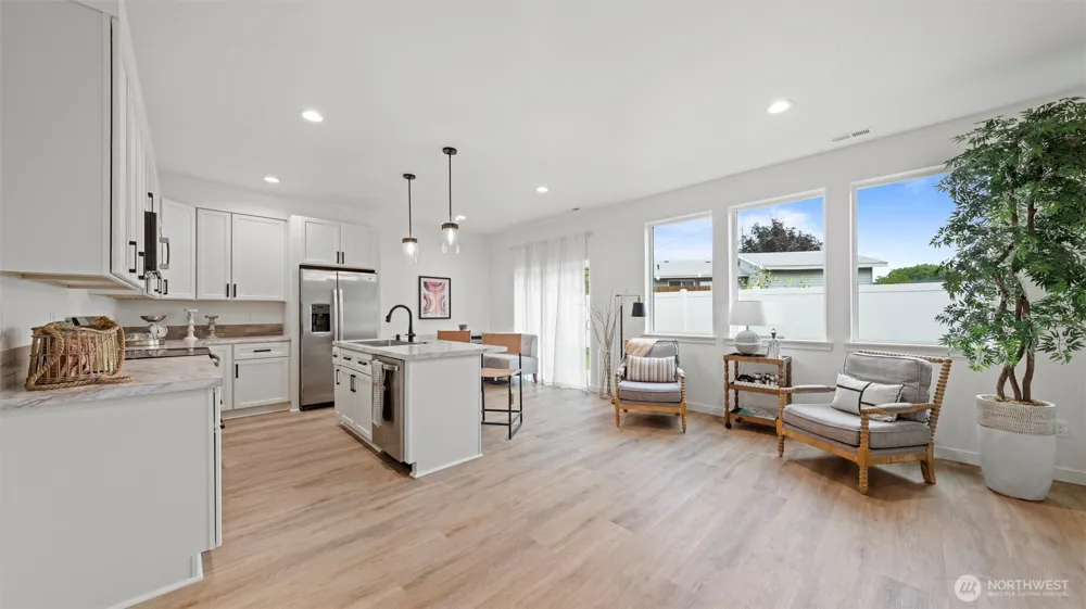 3541 W 6th Place Kennewick, WA 99336
