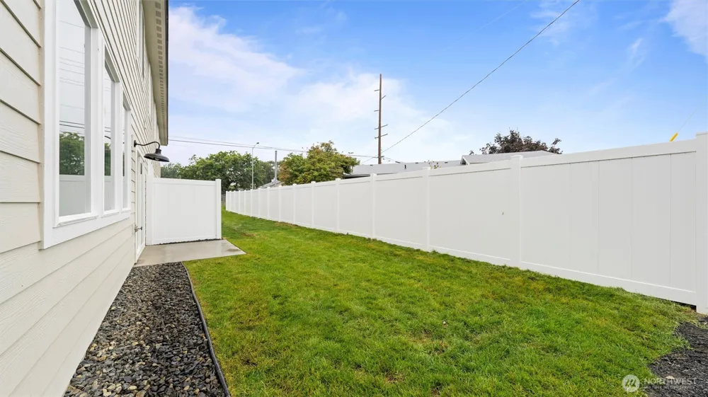 3541 W 6th Place Kennewick, WA 99336