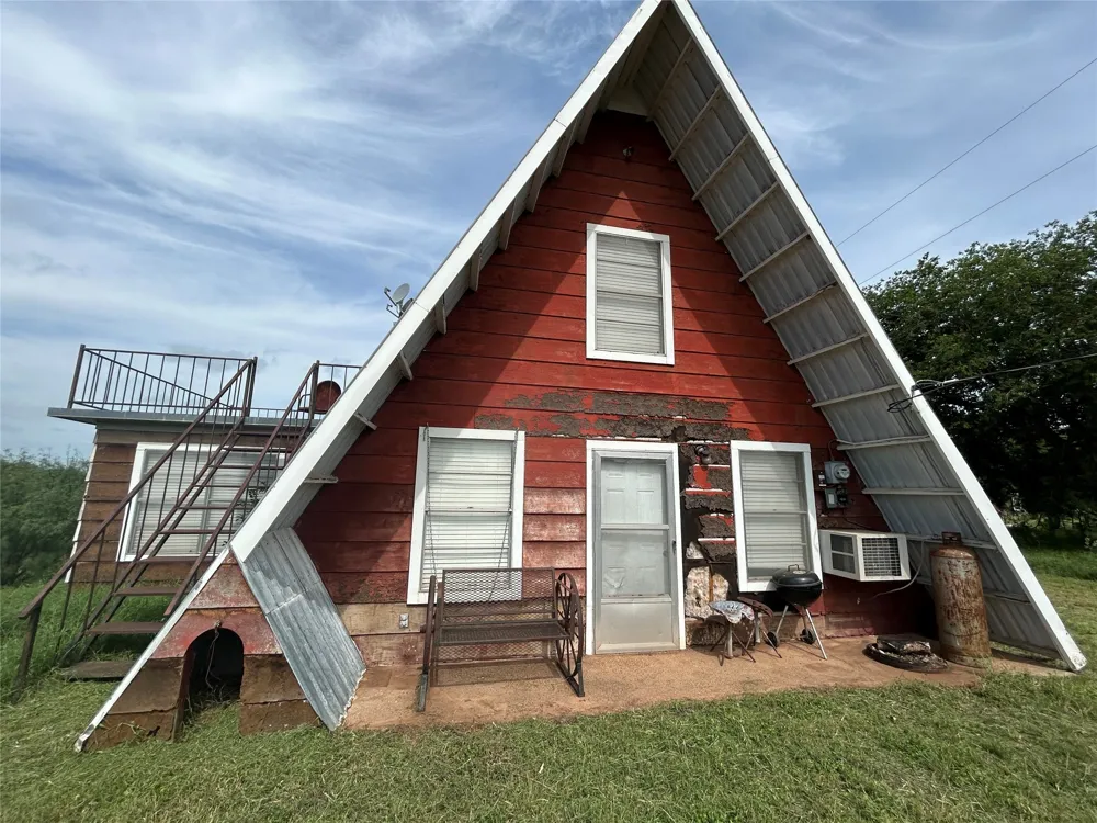 410 County Road 433 Mullin, TX 76864