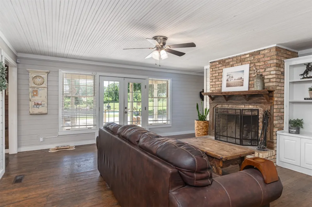 1147 Vz County Road 3417 Wills Point, TX 75169