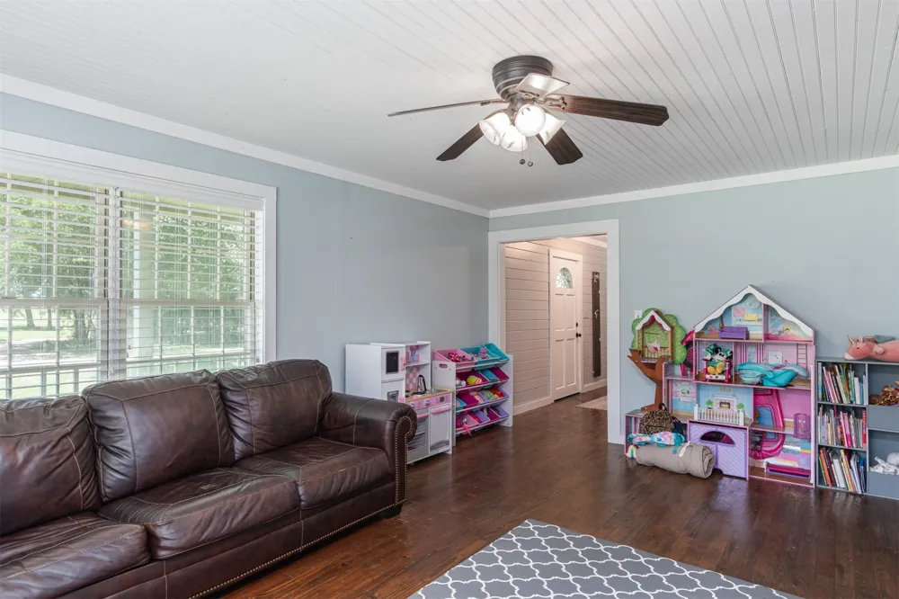 1147 Vz County Road 3417 Wills Point, TX 75169