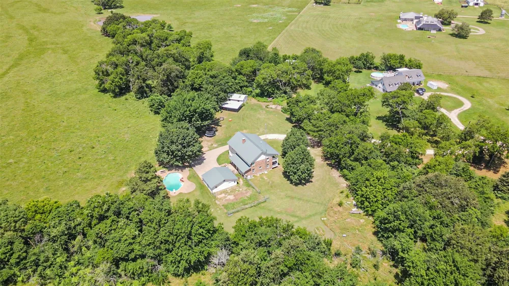 1147 Vz County Road 3417 Wills Point, TX 75169