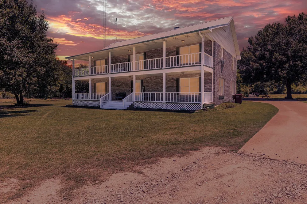 1147 Vz County Road 3417 Wills Point, TX 75169