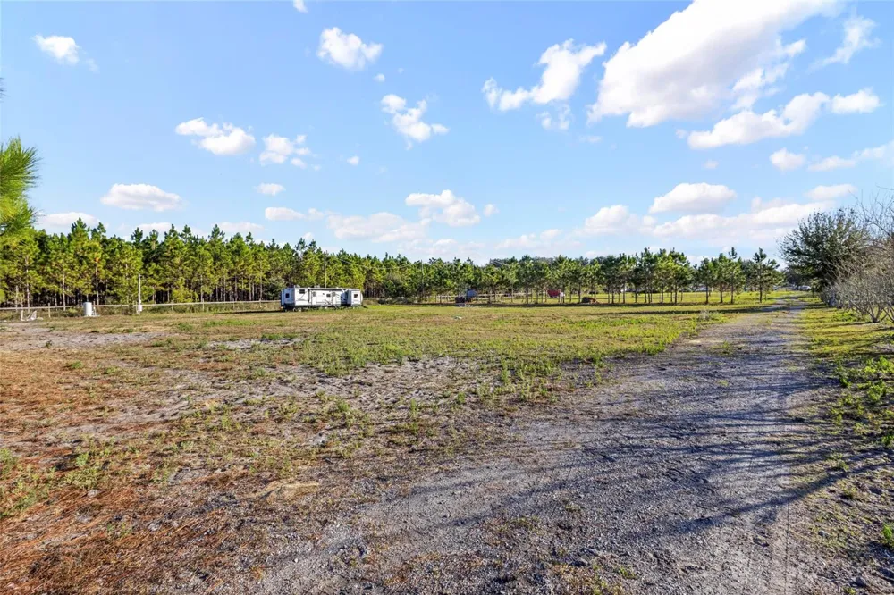 18121 BETHLEHEM ROAD Lithia, FL 33547