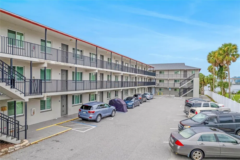 900 S PENINSULA DRIVE #207 Daytona Beach, FL 32118