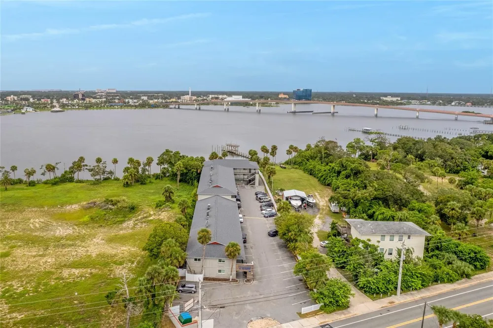 900 S PENINSULA DRIVE #207 Daytona Beach, FL 32118