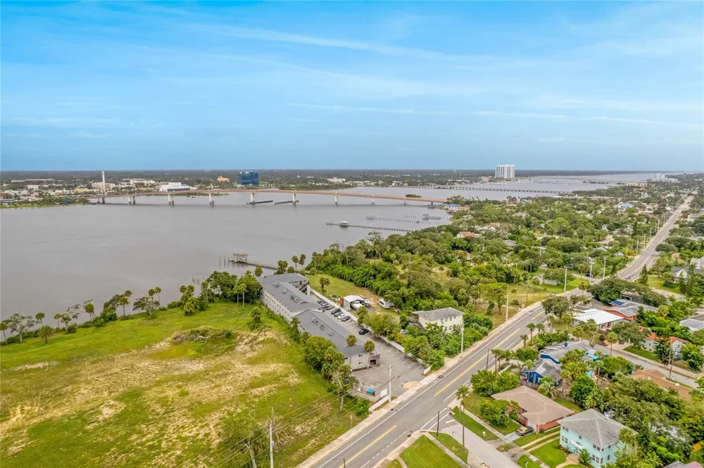 900 S PENINSULA DRIVE #207 Daytona Beach, FL 32118