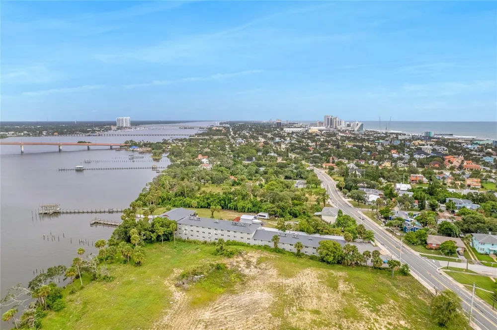 900 S PENINSULA DRIVE #207 Daytona Beach, FL 32118