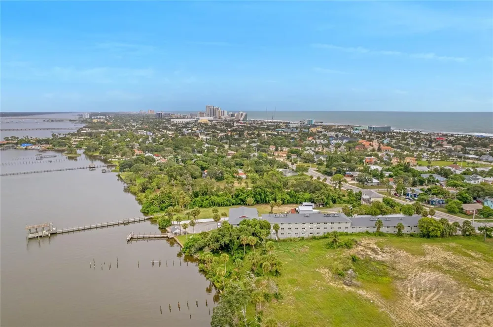 900 S PENINSULA DRIVE #207 Daytona Beach, FL 32118