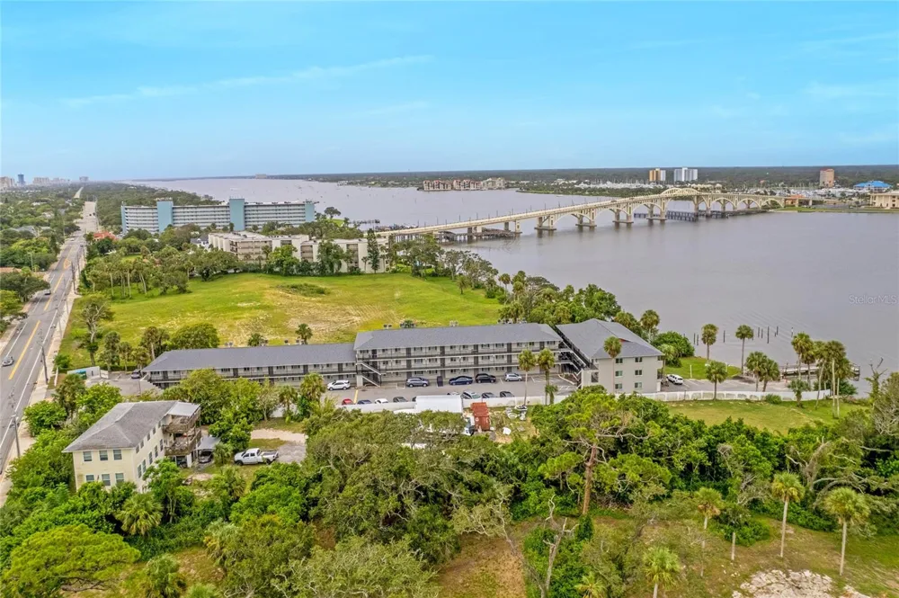 900 S PENINSULA DRIVE #207 Daytona Beach, FL 32118