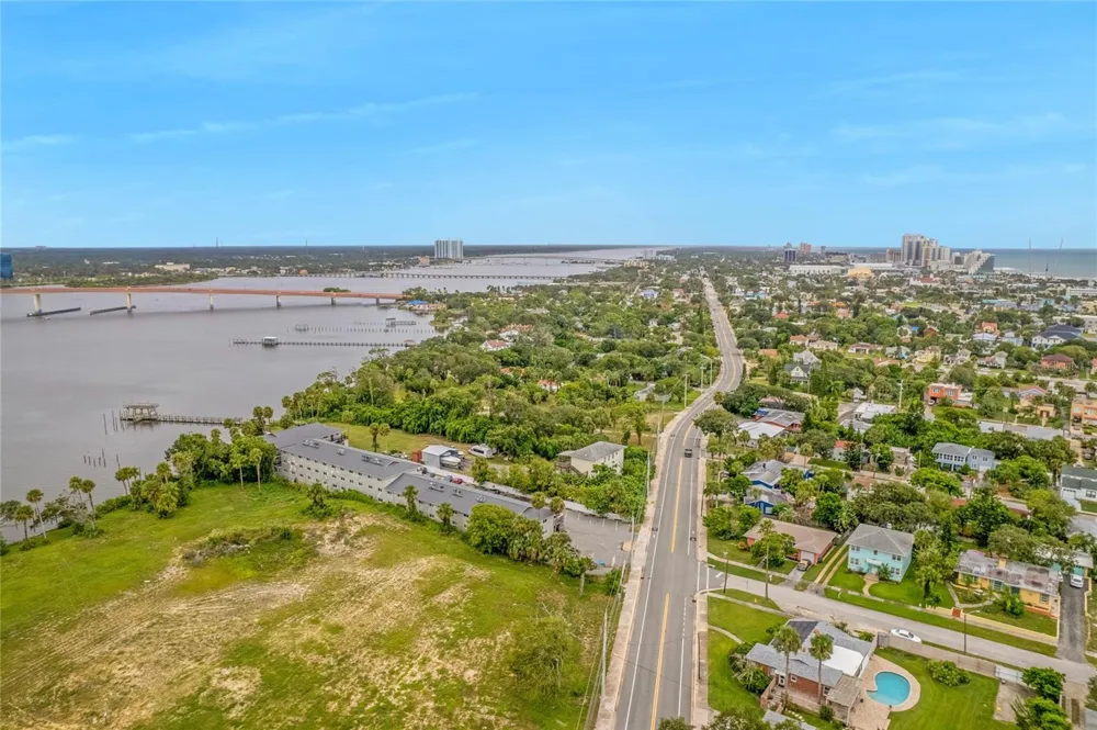 900 S PENINSULA DRIVE #207 Daytona Beach, FL 32118
