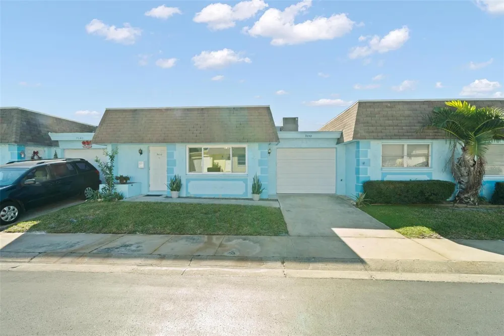 7050 VERSAILLES Pinellas Park, FL 33781