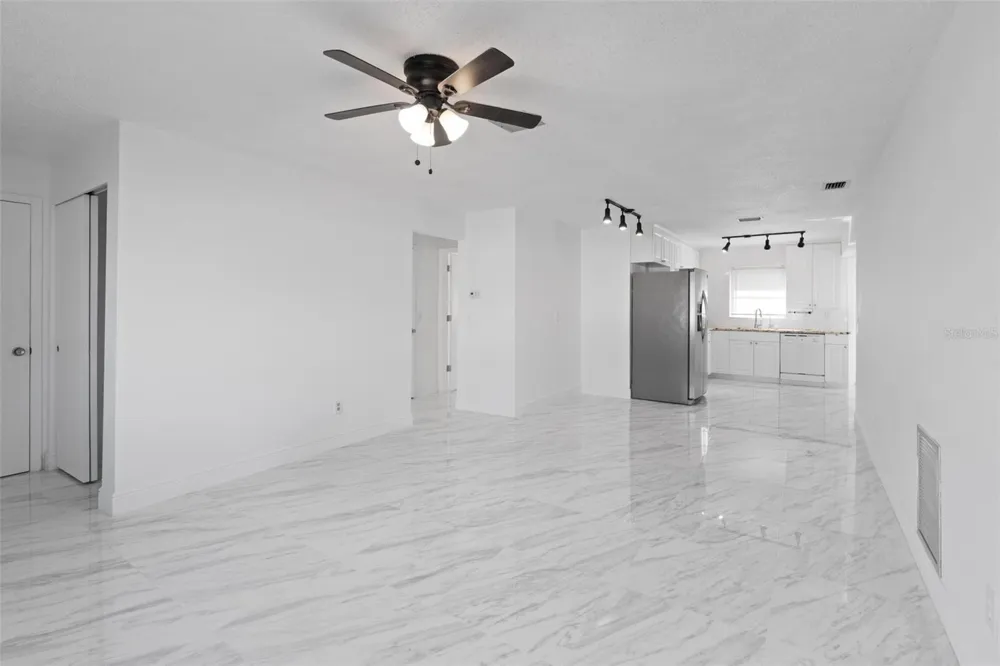 7050 VERSAILLES Pinellas Park, FL 33781