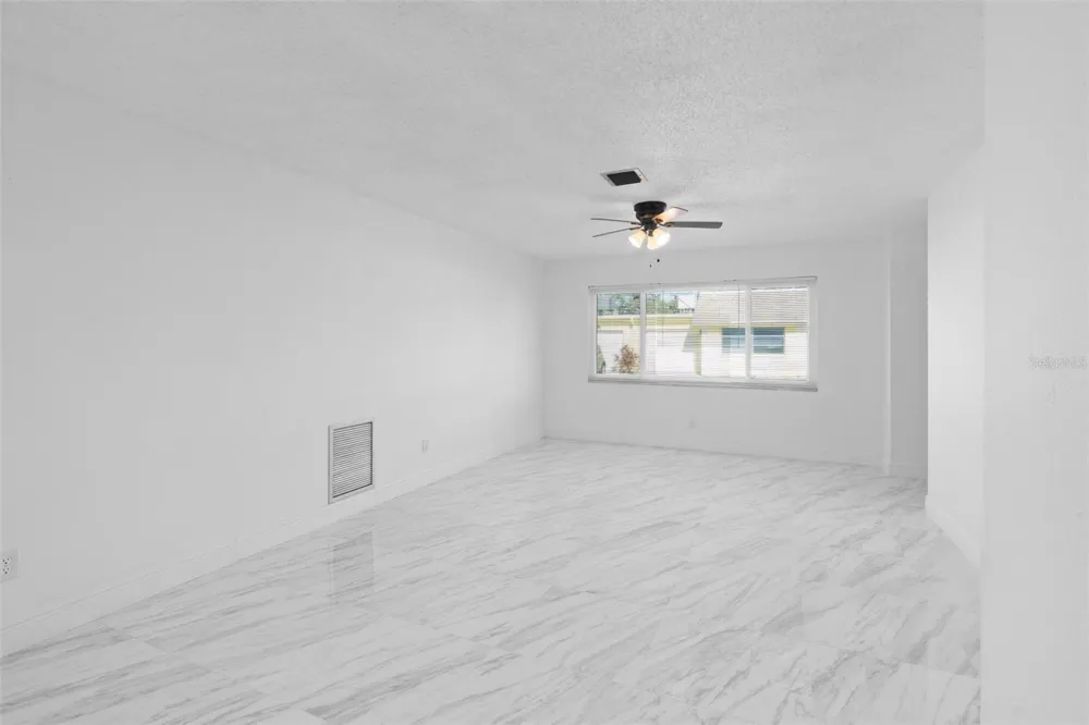 7050 VERSAILLES Pinellas Park, FL 33781