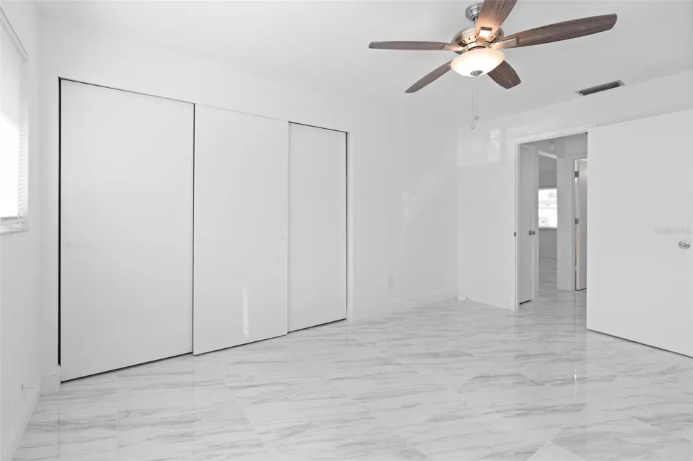 7050 VERSAILLES Pinellas Park, FL 33781