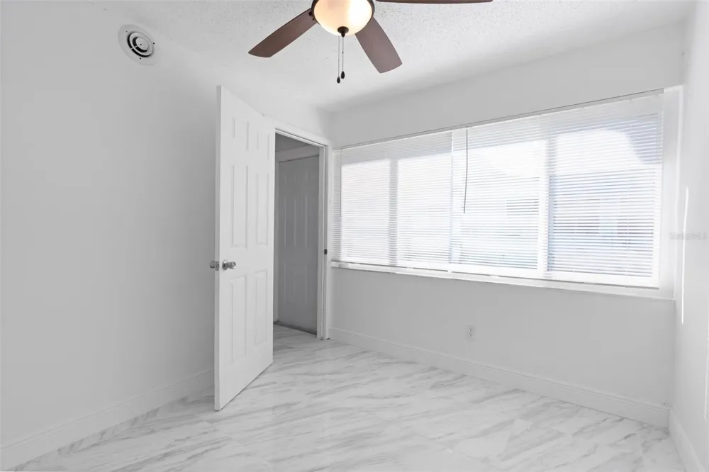 7050 VERSAILLES Pinellas Park, FL 33781