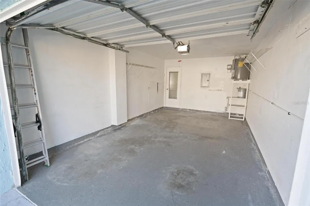 7050 VERSAILLES Pinellas Park, FL 33781