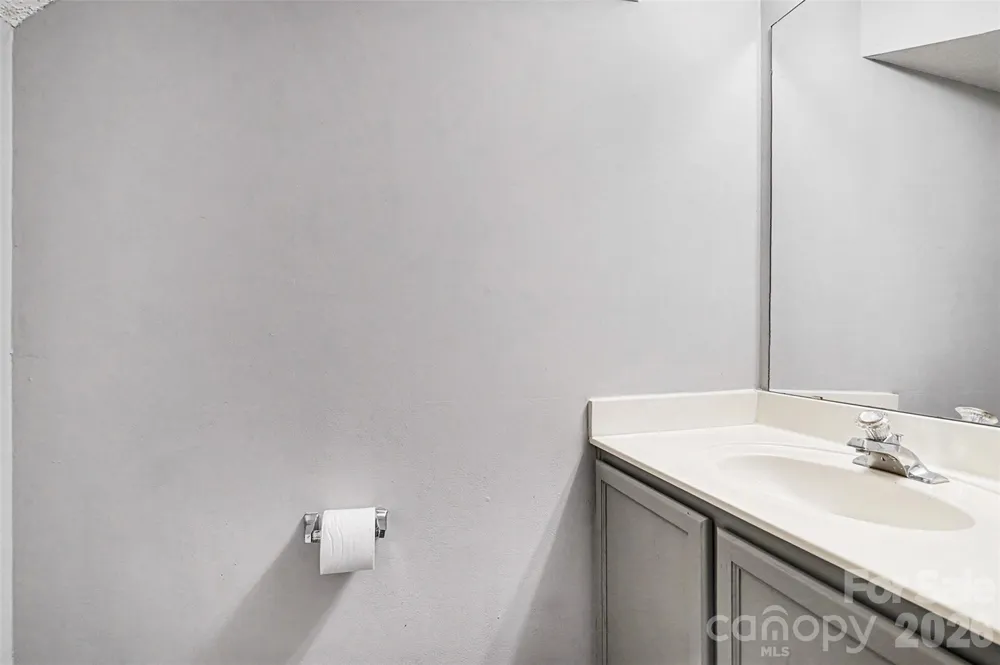 1825 Birch Heights Court Charlotte, NC 28213