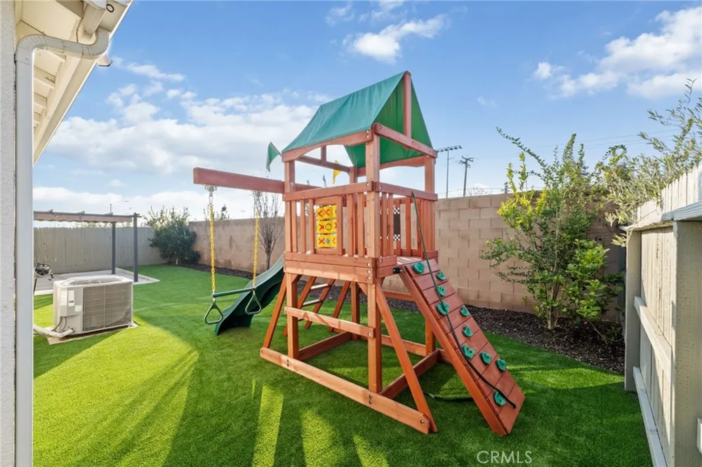 3731 Summers Court Visalia, CA 93291