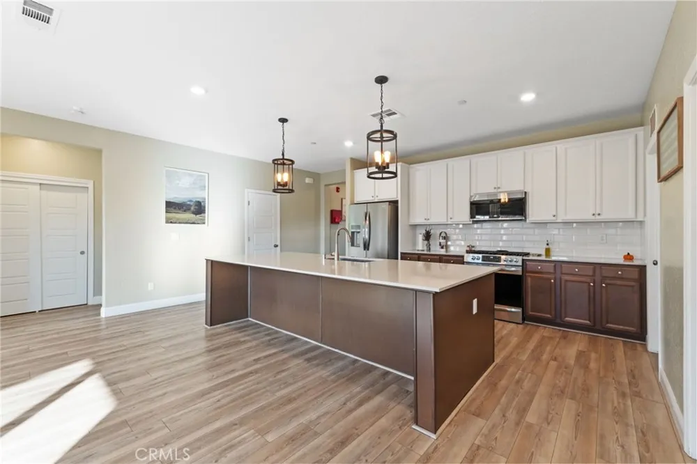 3731 Summers Court Visalia, CA 93291