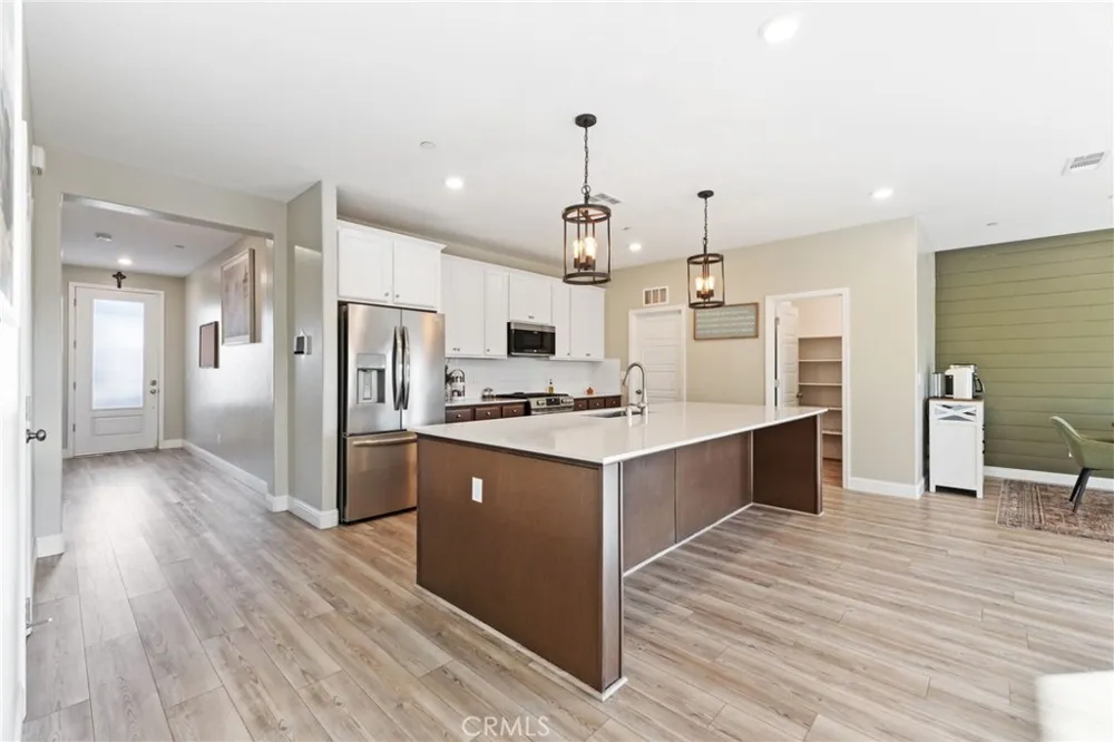 3731 Summers Court Visalia, CA 93291