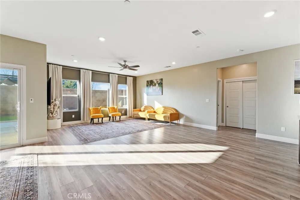 3731 Summers Court Visalia, CA 93291