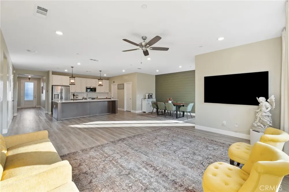 3731 Summers Court Visalia, CA 93291