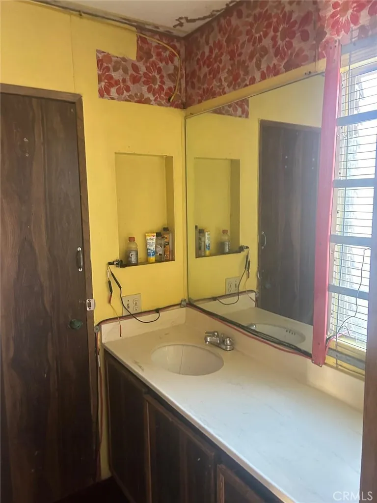 30002 Pipeline Lucerne Valley, CA 92356