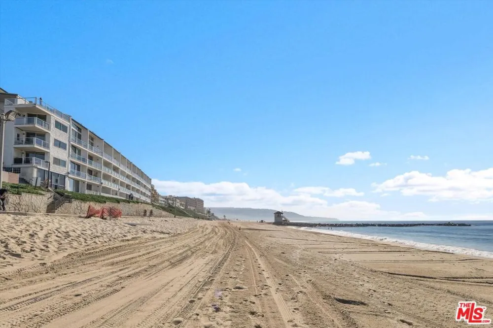 615 Esplanade #512 Redondo Beach, CA 90277