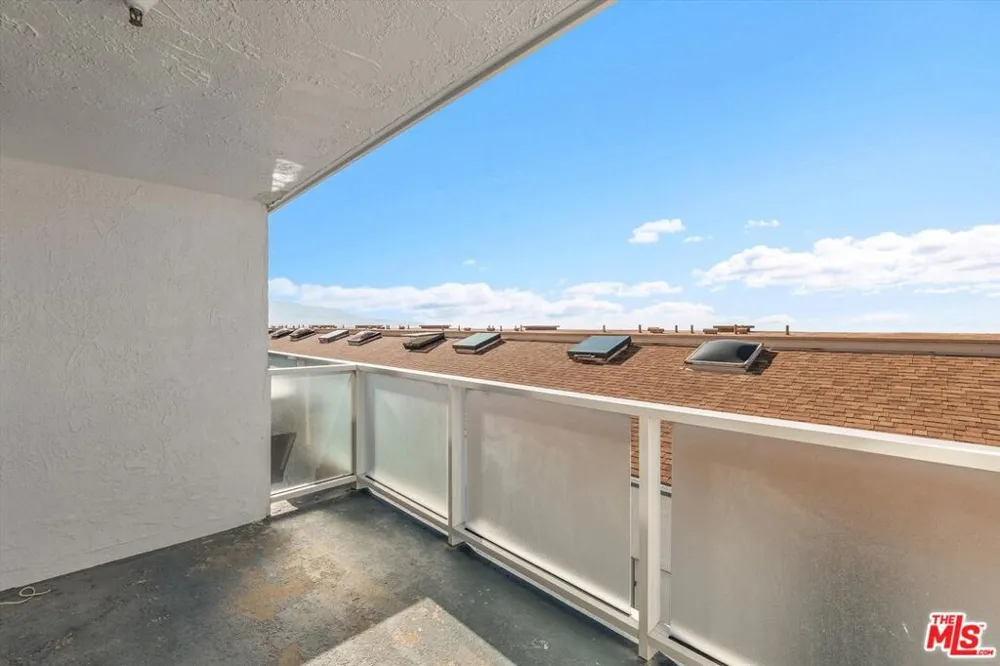 615 Esplanade #512 Redondo Beach, CA 90277