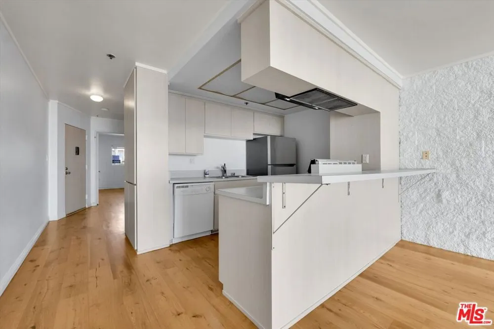 615 Esplanade #512 Redondo Beach, CA 90277