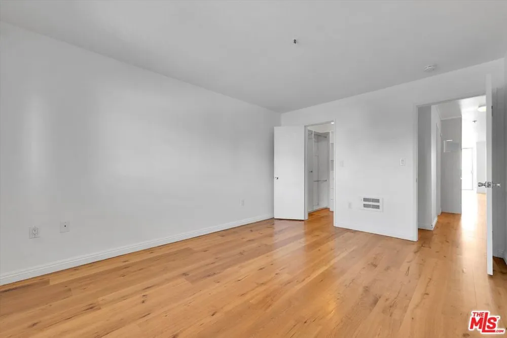 615 Esplanade #512 Redondo Beach, CA 90277