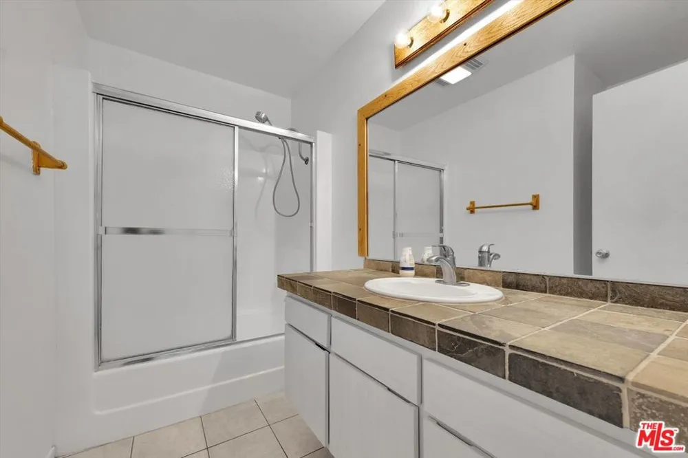 615 Esplanade #512 Redondo Beach, CA 90277
