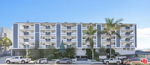 615 Esplanade #512