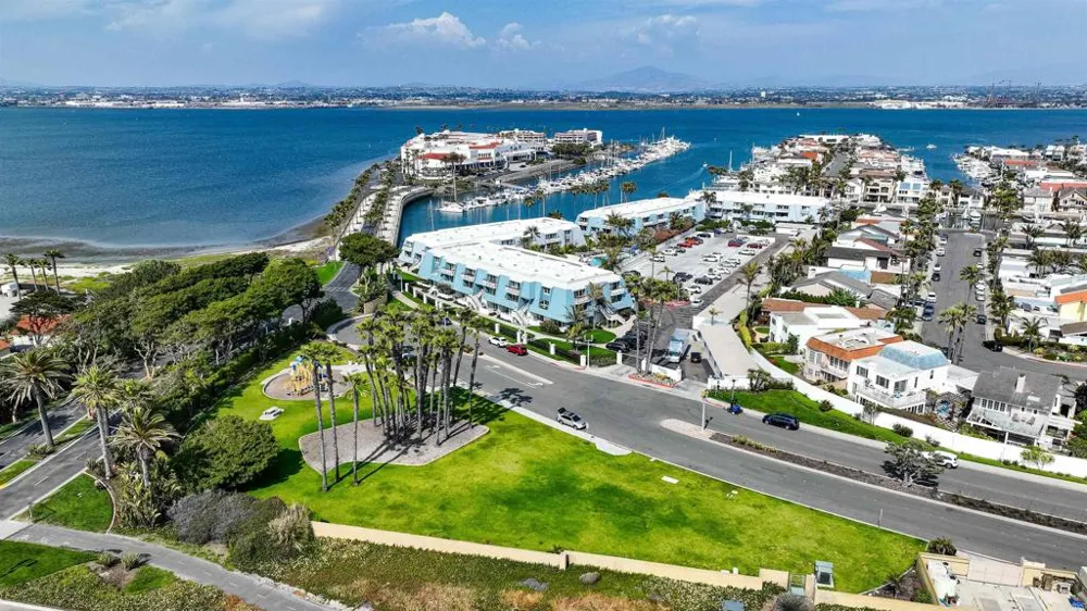 5 Montego Coronado, CA 92118