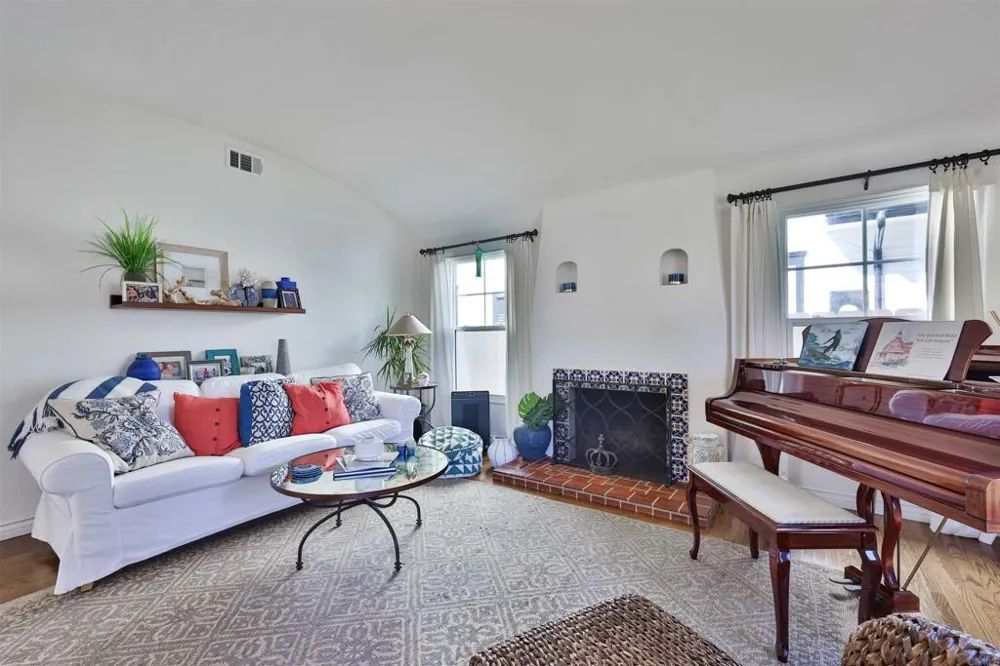 408 5th Coronado, CA 92118