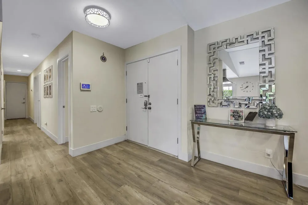 2230 Tamarisk Road Palm Springs, CA 92262