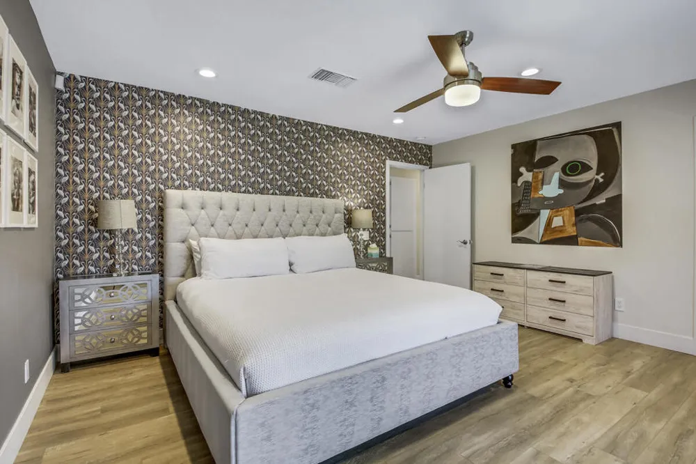2230 Tamarisk Road Palm Springs, CA 92262