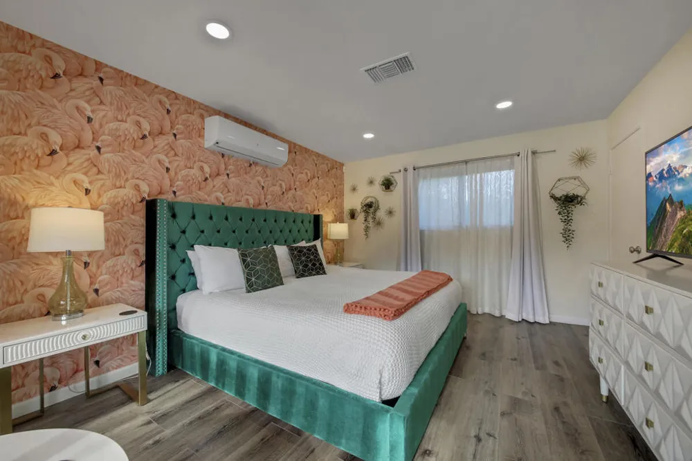 2230 Tamarisk Road Palm Springs, CA 92262