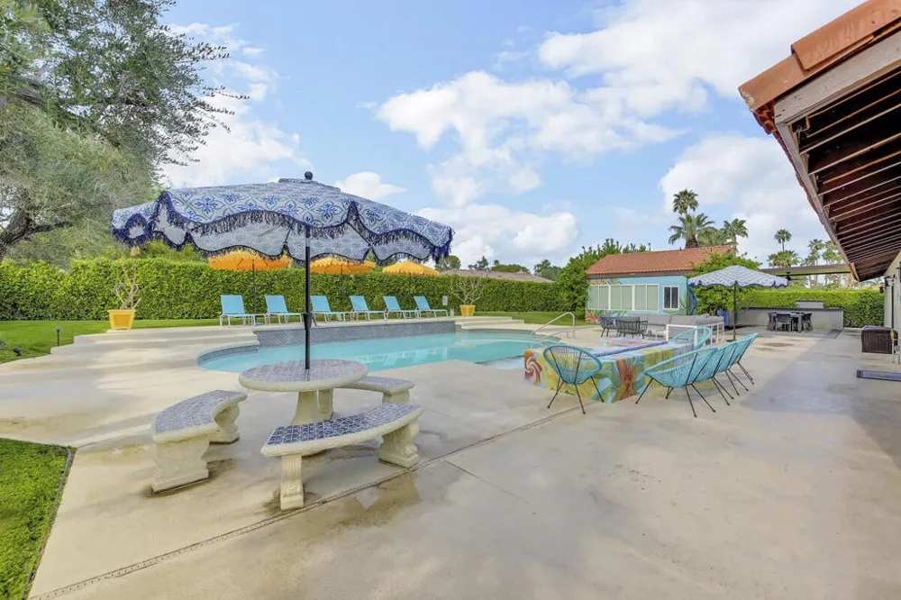 2230 Tamarisk Road Palm Springs, CA 92262