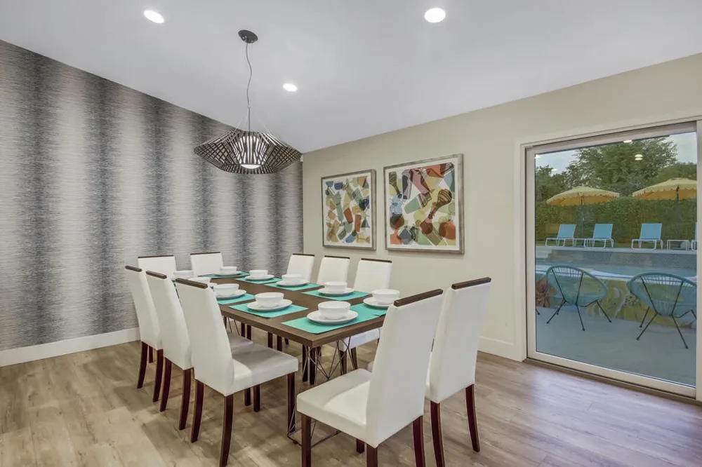 2230 Tamarisk Road Palm Springs, CA 92262