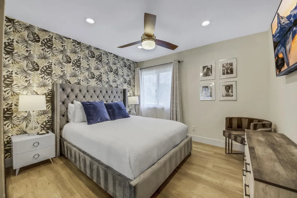 2230 Tamarisk Road Palm Springs, CA 92262