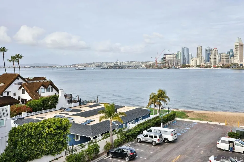 1099 1st #420 Coronado, CA 92118