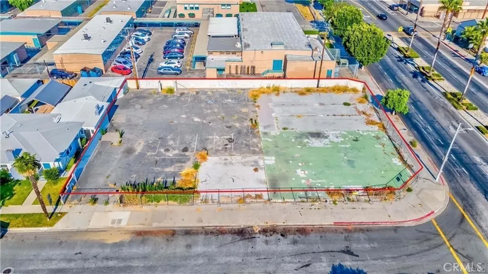 2416 E Alondra Compton, CA 90221